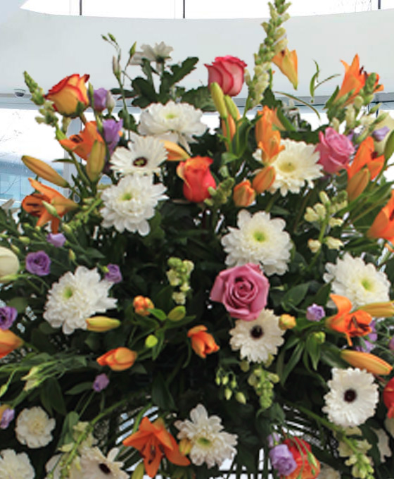 Corona de clavel de rosas para funeral en Gijón